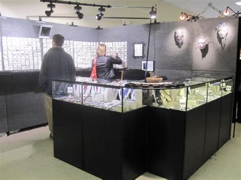 Artist And Jewelry Abstracta Modular Display In Matte Black Modular
