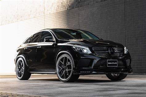 Mer elegant och dynamiskt blir det knappast. Wald Gives the Mercedes-Benz GLE Coupe a Blacked-Out Look
