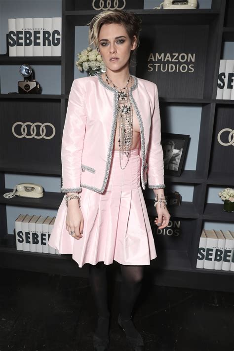 Kristen Stewart Sensuale In Elegante Completo Chanel Vogue Vogue Italia