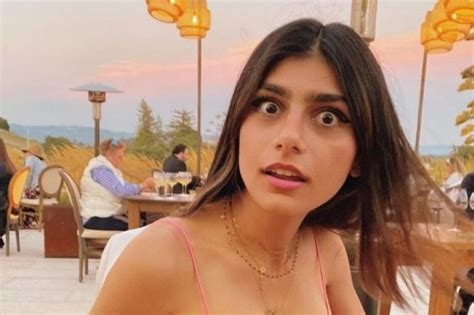 Mia Khalifa Even More XXX What Did She Just Do With Her Face Mask Film Daily