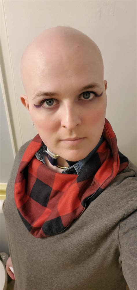 First Time I Ve Shaved My Head Since I Cracked Absolutely Loving Bald Fem R Nonbinary