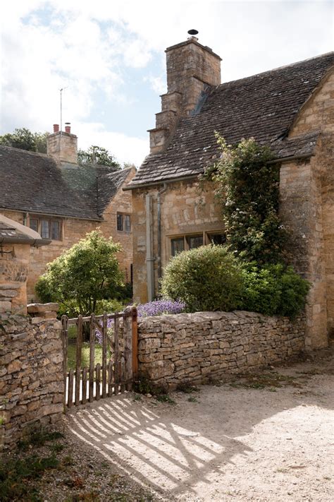 3 The Square Idyllic Cotswolds Cottage Sand And Stone Escape