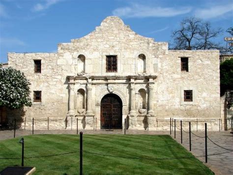 If you are going to be living in san antonio texas then this is the channel you need! The Alamo in San Antonio, TX