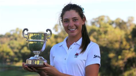 nsw golfer elizabeth elmassian survives wa teen hannah green s final round charge at bowra and o