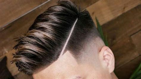 Voir plus d'idées sur le thème coiffure homme, coiffure, coiffeurs pour homme. Coiffure 2020 / Vous êtes tentée par la coiffure carré ...