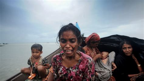 burma s rohingya muslims targeted by buddhist mob violence