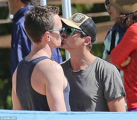 Neil Patrick Harris Shares Kiss On The Beach With Husband David Daily Mail Online