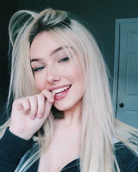 Blonde Perfect Body Selfie
