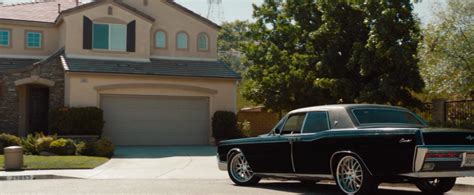 We let you watch movies online. 1967 Lincoln Continental - Hit and Run - Snapikk.com