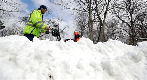 Northeast Hit By Winter Storm Scott 5 Injured After Plane