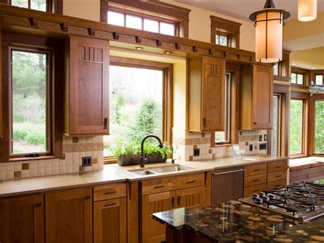 Whether bay window used as a breakfast nook or a display area, the relevant window treatment provides insulation and add either an elegant or a cozy look to the kitchen. Kitchen Window Treatment Valances: HGTV Pictures & Ideas ...