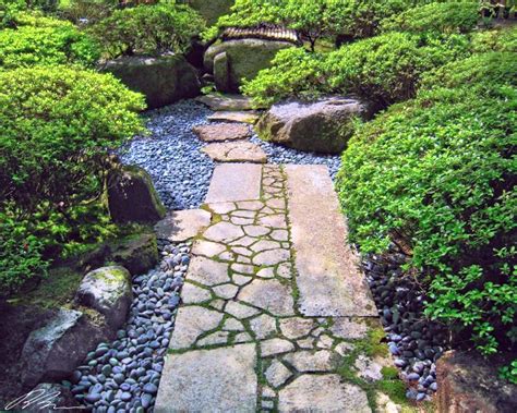 Small Japanese Garden Design Ideas With Stone Walkway