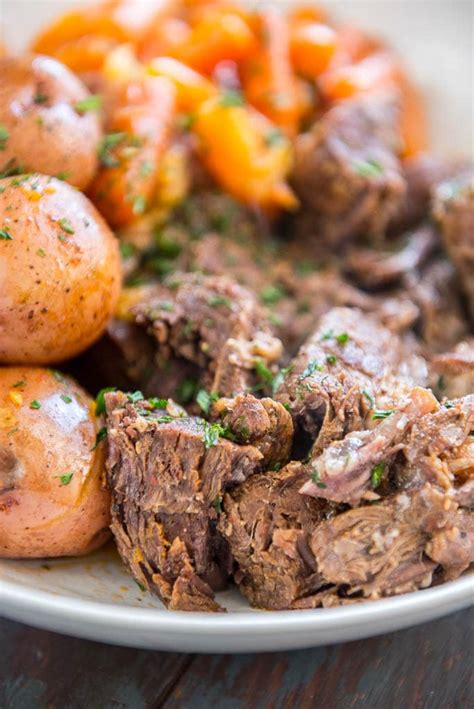Just a pinch has delicious pressure cooker ideas that are simple and easy to make, and taste great! Pressure Cooker Pot Roast - Slow Cooker Gourmet