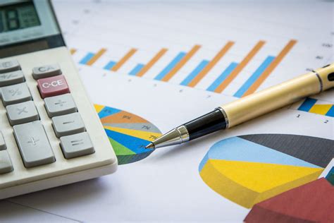 4 Ways to Better Manage Accounts Receivable
