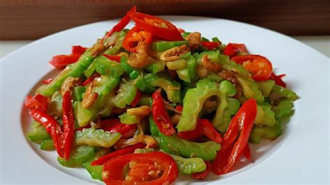 Pare banyak yang mengetahui sayuran ini rasanya pahit, ditumis dengan tambahan udang dan cabe agar enaknya nagih. Tumis Pare Ebi Pedas - YouTube