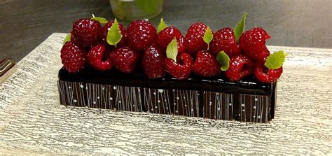 I first came across a version of this voluptuously soft, rich chocolate mousse at one of my favourite places to eat in london. Raspberry Chocolate Mousse Bar. | Raspberry chocolate ...