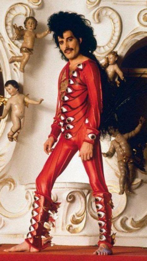 Freddie Mercury Wearing A Suit Covered With Eyeballs 1980s In 2020 Queen Freddie Mercury