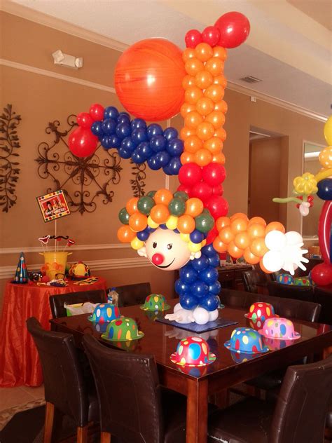 Pin By Dreamark Events South Florida On Circus Clowns Party Balloons