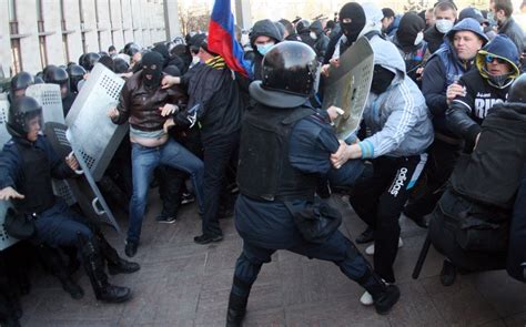 The weakness of eastern Ukraine's pro-Russian separatists | Al Jazeera ...