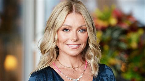 kelly ripa s blue pants have fans all saying the same thing hello