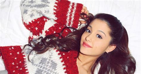 Ariana Grande Ecco Santa Tell Me Il Singolo Per Il Natale 2014 Allsongs