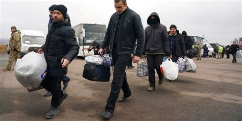 Ukraine Pro Russian Separatists Swap Prisoners In Step To End 5 Year