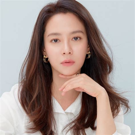 Aktris Song Ji Hyo Jalani Karantina Mandiri Meskipun Dinyatakan Negatif