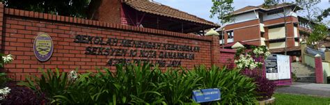 Kso18 sk seksyen 6 kota damansara dapat sambutan hangat guru sekolah merakamkan gambar bersama sewaktu kejohanan. SEJARAH SEKOLAH ~ PORTAL RASMI SMK SEKSYEN 10 KOTA DAMANSARA