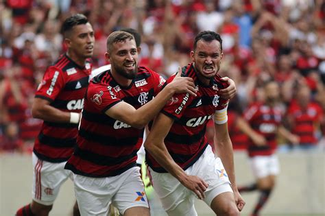 ⚫️ clique no link abaixo para ver mais biolinky.co/flamengo. Flamengo goleia o Sport e mantém liderança do Brasileirão ...