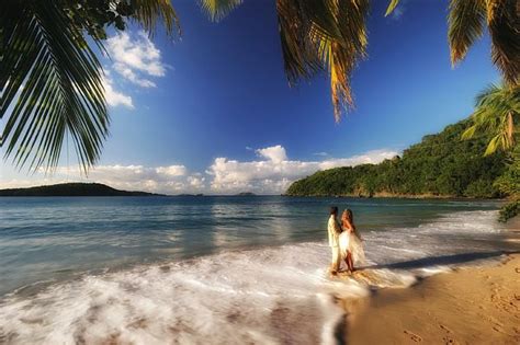 In every relationship, there is a honeymoon phase. this is basically where we hide our flaws and live in this happy little world without arguments or other things. Getting married on St John | Tropical Beach Weddings St John