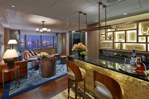 The Perfect Bar For Your Living Room: Tips For Setting Up The Best Home