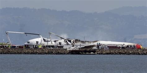 Sf Jetliner Crash Kills 2 Seriously Injures 49 San Francisco