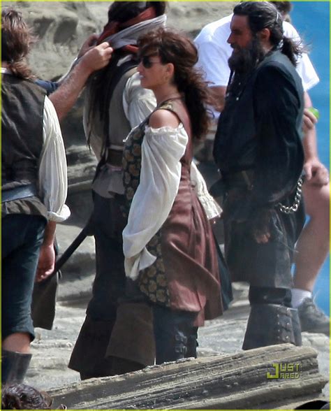 johnny depp filming pirates 4 with penelope cruz photo 2469504 johnny depp penelope cruz