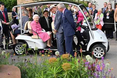 10 Beautiful Photos Of The Royals At The Chelsea Flower Show News And