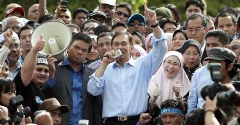 Lire le coran, écouter et télécharger ses récitations (mp3), etc. Malaisie: relaxé, le chef de l'opposition Anwar Ibrahim ...