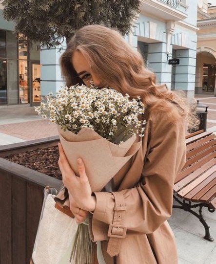 29 Ideas Flowers Girl Aesthetic Flowers Girls With Flowers Flower Aesthetic Flowers Instagram