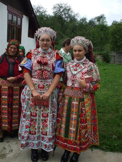 Kalotaszeg Hungarian From Transylvania Romania Hungarian Embroidery Traditional Outfits