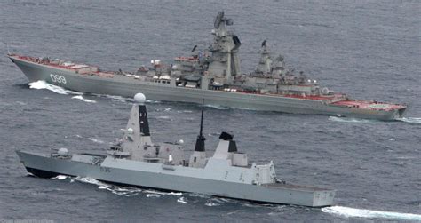 Hms Dragon And Kirov Class Battlecruiser Rfs Pyotr Velikiy 2000 × 1062