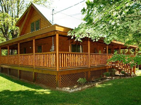 Horsin' around is a spacious 3 bedroom, 3 bath, 3 level log cabin, conveniently located in alpine mountain village, a premium cabin resort. 3 Bedroom Pigeon Forge Cabin Rental with Hot Tub, Rockers ...