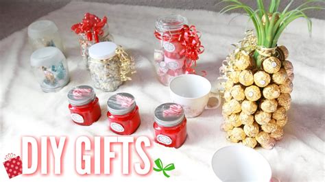 Christmas jam is full of holiday spice and is easy to make in large batches. DIY CHRISTMAS GIFTS 🎁 Easy At-Home Gift Ideas! - YouTube