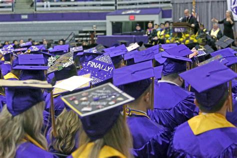 Ecu Graduates More Than 2000 Doctor Recommends That Students Become