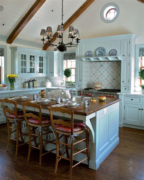 Colonial Kitchen Design Pictures Ideas And Tips From Hgtv Hgtv
