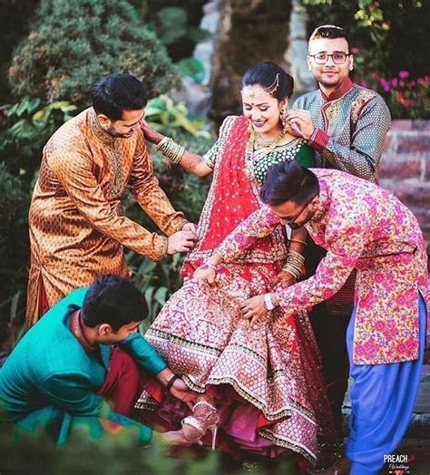 See more ideas about sister pictures, poses, sister poses. Family Photo Poses For 4 Indian - FamilyScopes