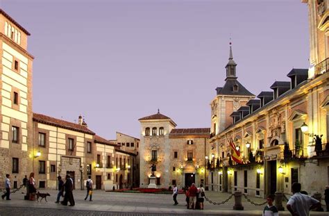 The 6 Prettiest Plazas In Madrid Spain