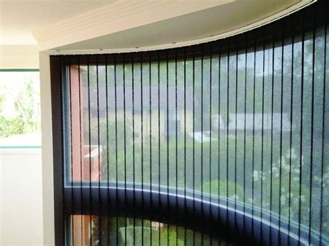vertical blind model jendela lengkung gorden minimalis