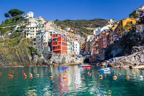 5 Reasons To Visit Cinque Terre In Italy