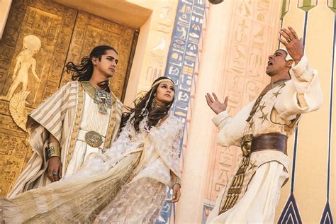 Tv Review Tut Brings Egyptian Boy King Back To Life Just Add Color