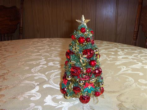 Pin By Esther Munson On Christmasnuts Miniature Christmas Trees
