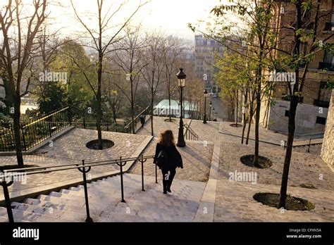 Montmartre Treppe Fotos Und Bildmaterial In Hoher Aufl Sung Alamy