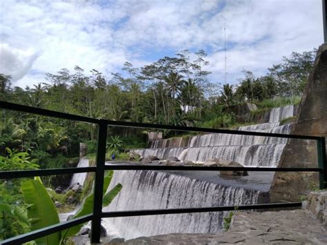 Dibendungan karangkates ini sudah dijadikan objek wisata yang memiliki fasilitas penunjang sebagai pelengkap sebagai catatan, untuk dapat memasuki obyek wisata bendungan karangkates pihak pengelola mematok harga tiket masuk bagi pengunjung. Grojogan Watu Purbo | Foto, Lokasi, Rute, Harga Tiket ...